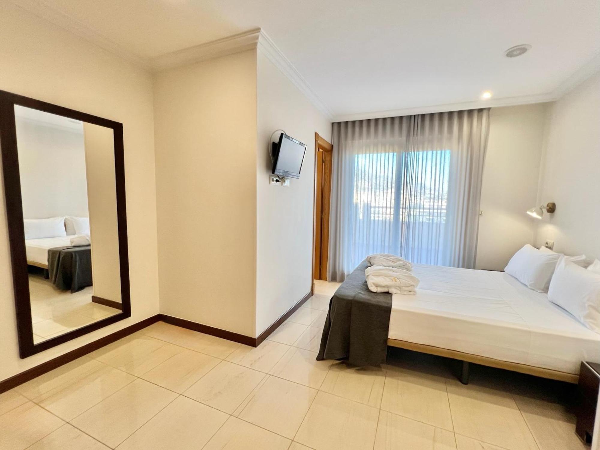 Apartamentos Mediterráneo Real Fuengirola Esterno foto